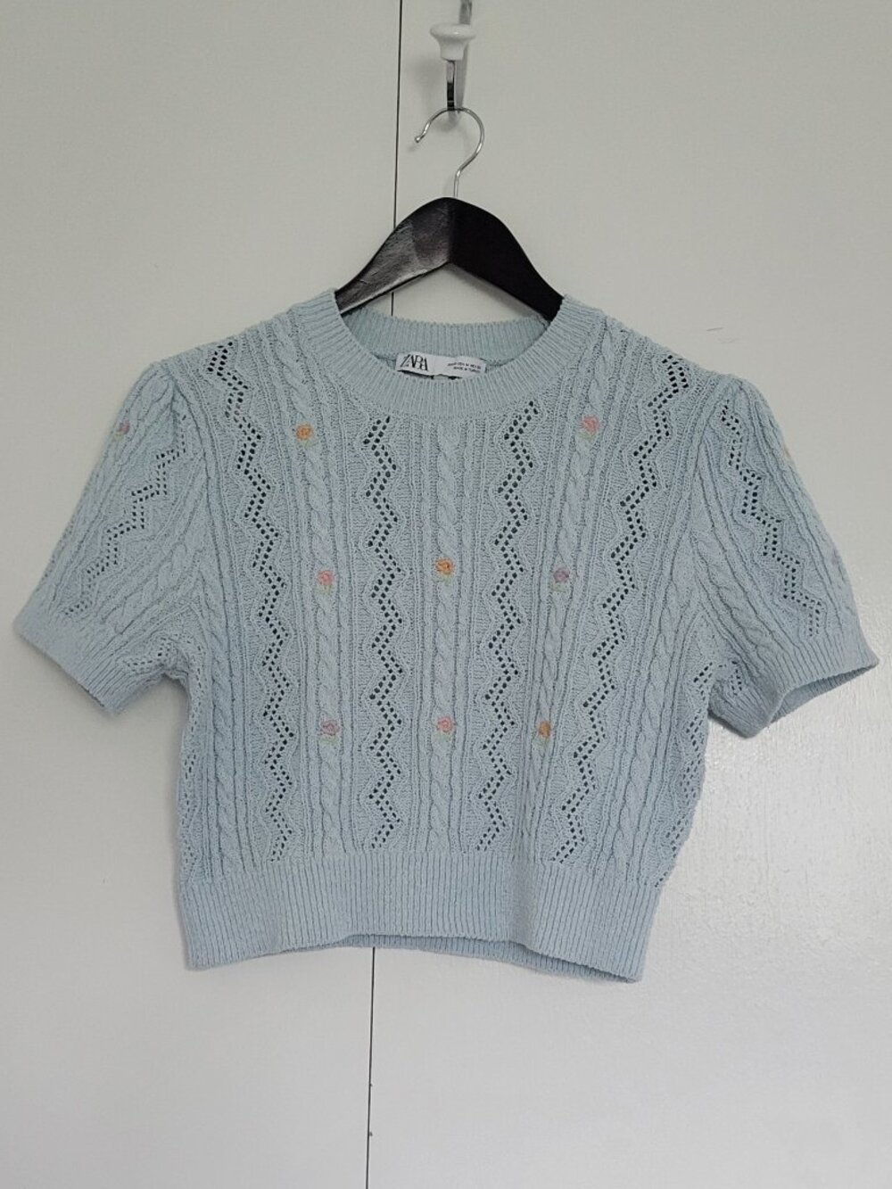 Zara - light blue, knit crop top sweater with flower embroidery, medium